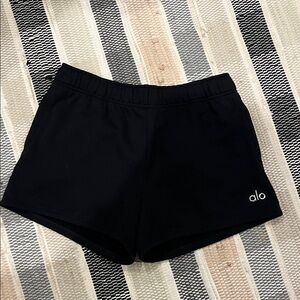 ALO accolade Classic Black Shorts size Medium